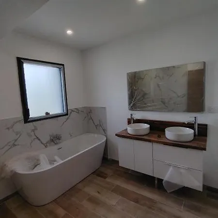 Neuve Avec Jardin Villa